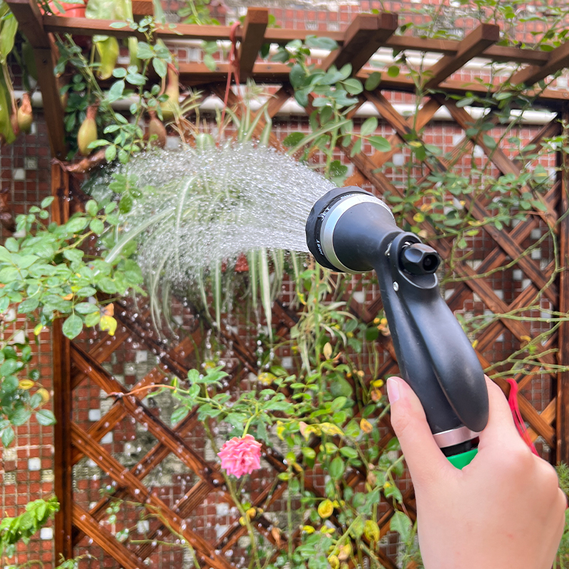 High-Pressure Hose Nozzle with Multiple Spray Patterns