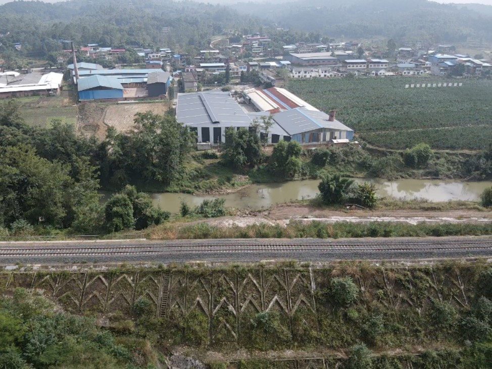 <strong>厂房远景</strong>