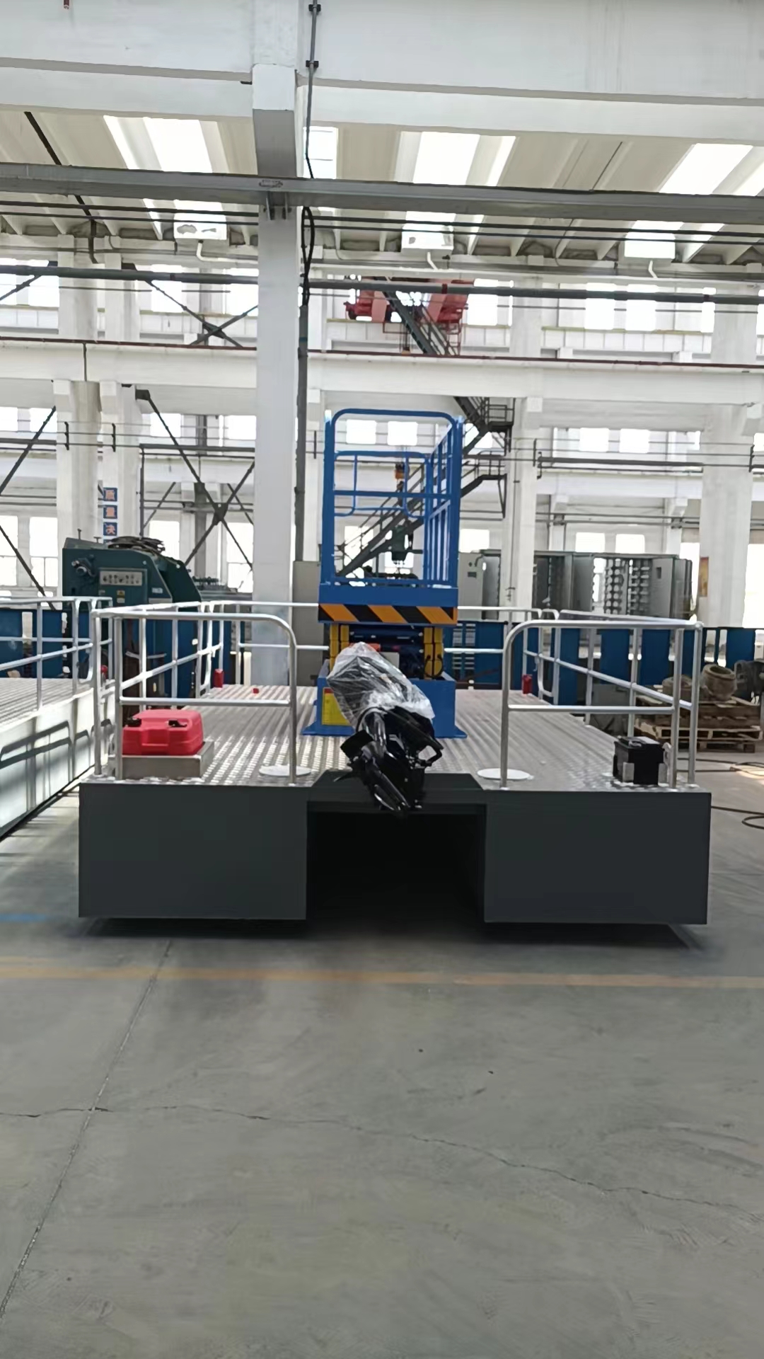 光伏双体工作船顺利交付