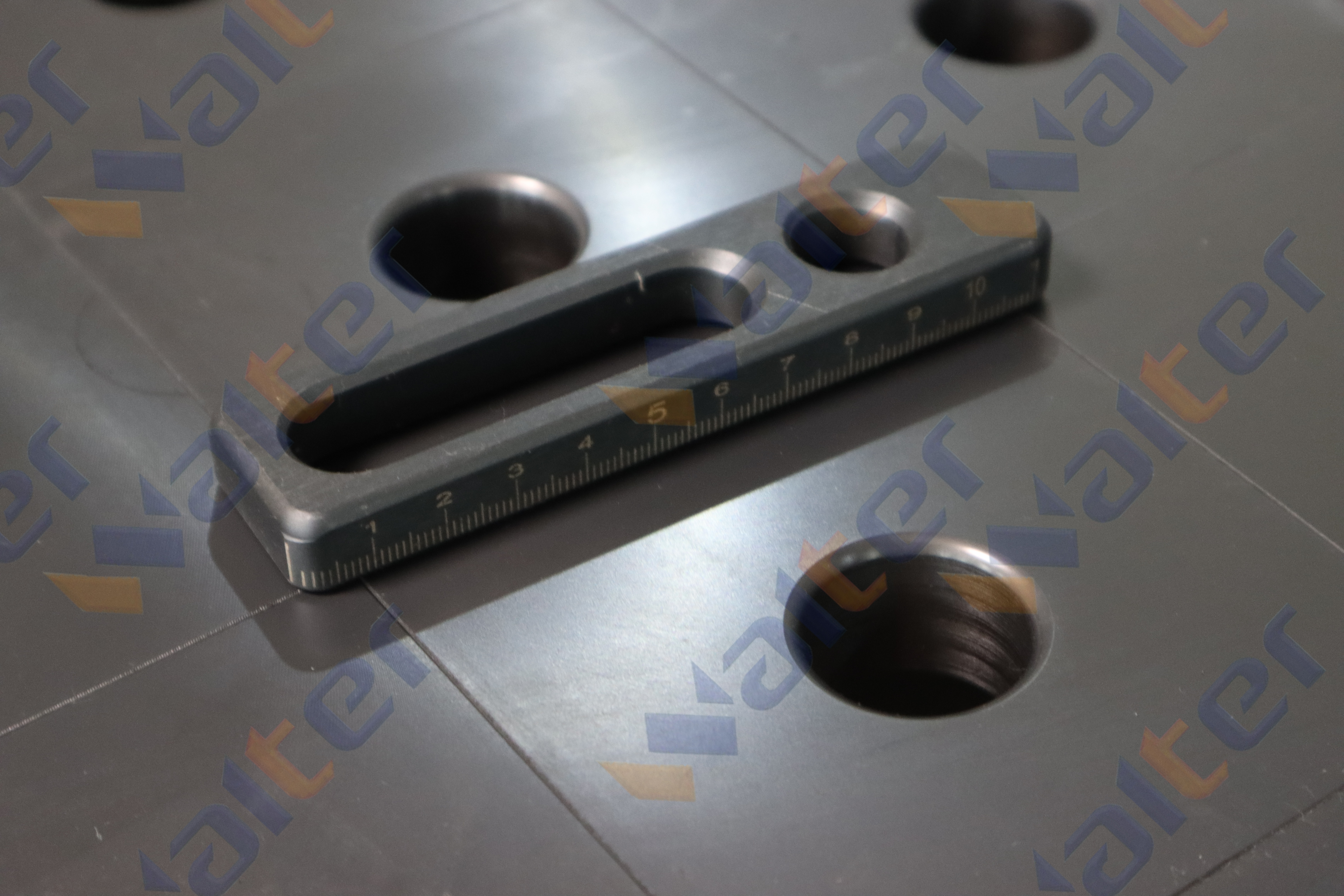 Modular HT300 Cast Iron Welding Table for Precision Fabrication