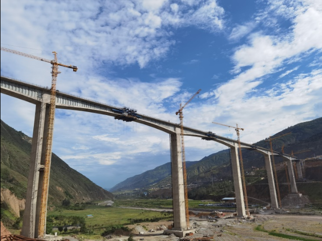 云南白鹤滩水电站小江大桥