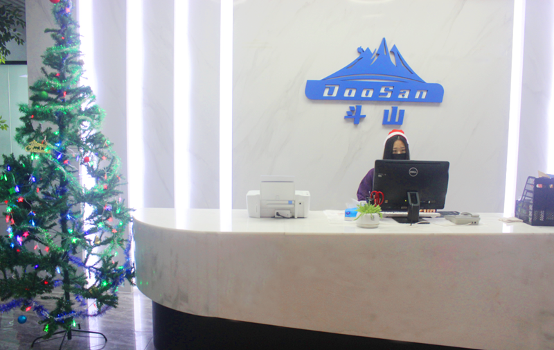 Our Christmas moment    ,Warm greeting and wishes to you --Doosansports