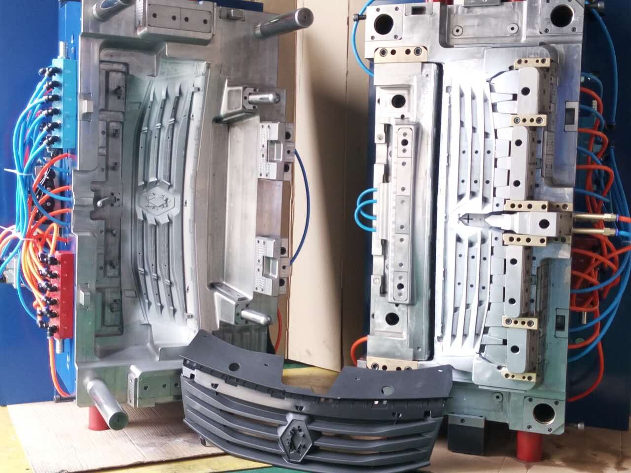 Automotiva Grill mould
