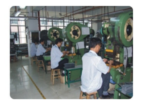 Cold pressure machine