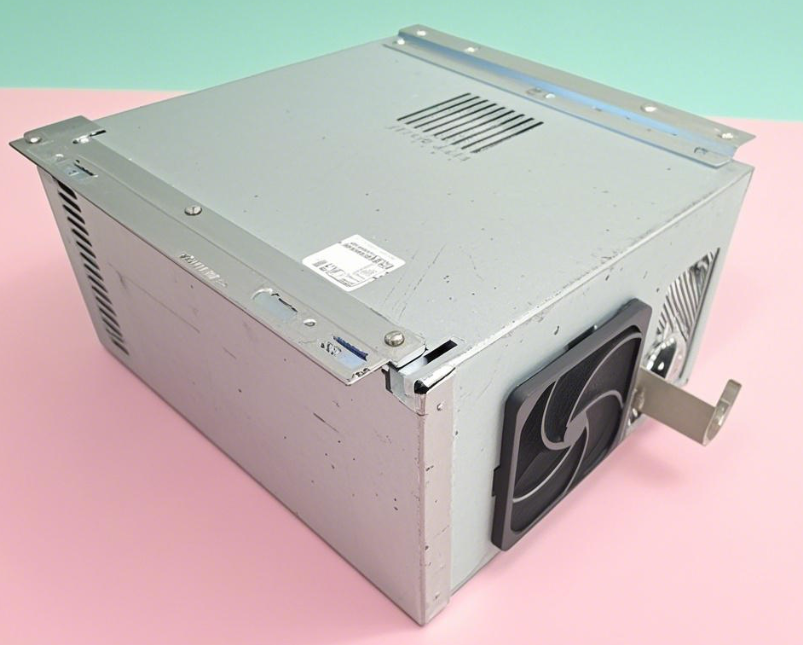 PRO-FACE XYCOM 1546 Heavy Industrial PC 1546-1020310130001