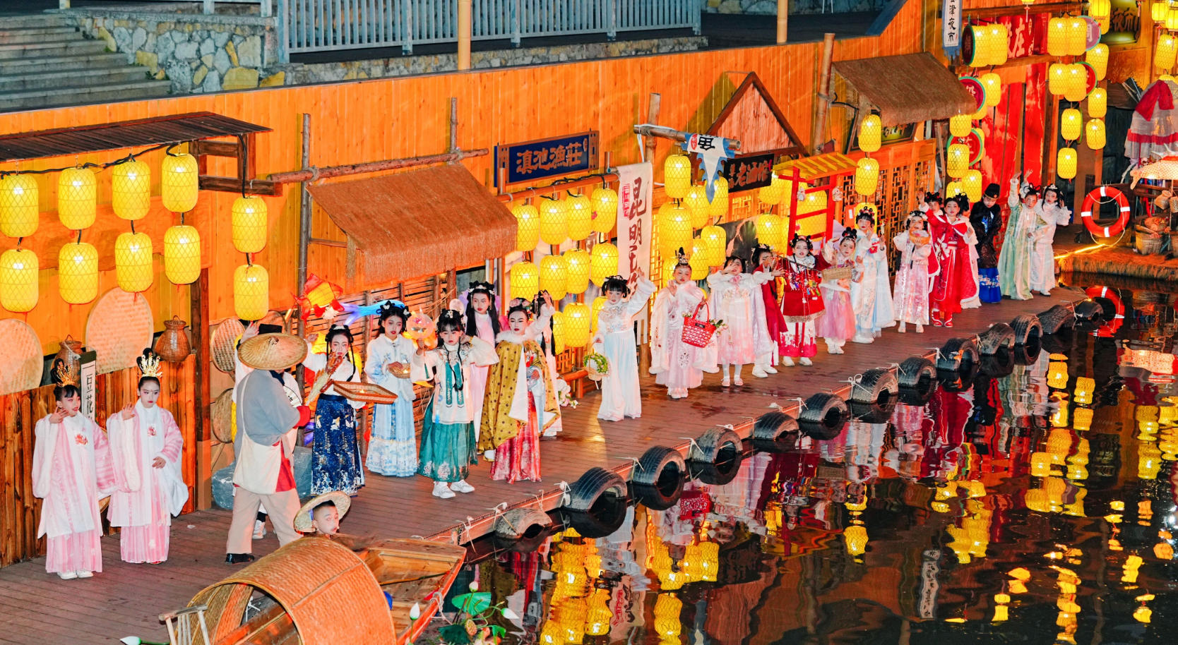 《滇池夜月》少兒版首演圓滿落幕 百名少兒沈浸式演繹昆明百年歷史人文故事