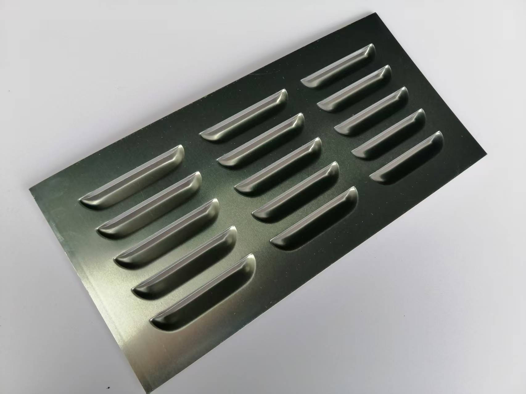 Heavy-duty Walkway Aluminum Serrated Perforated Anti Slip Tread Plate