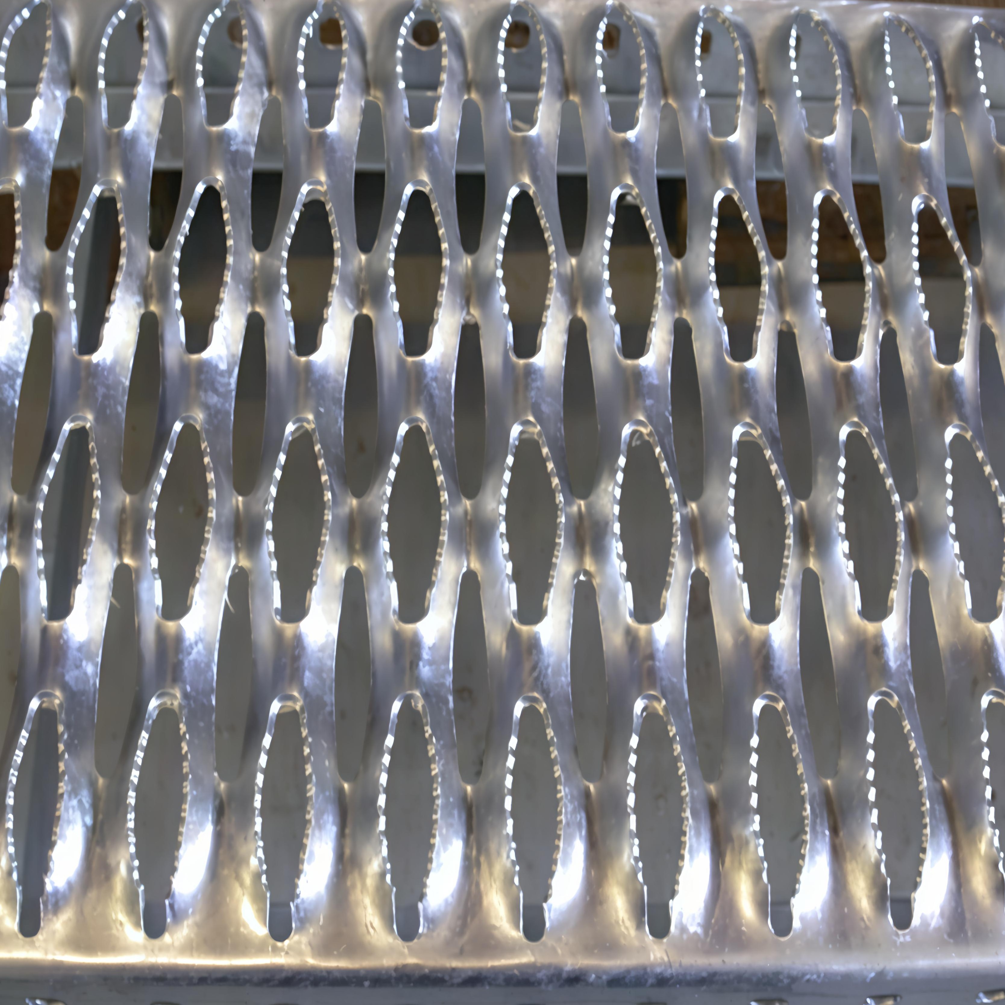 Aluminum Serrated Perforated Anti-Slip Tread Plate for Walkways and Platforms