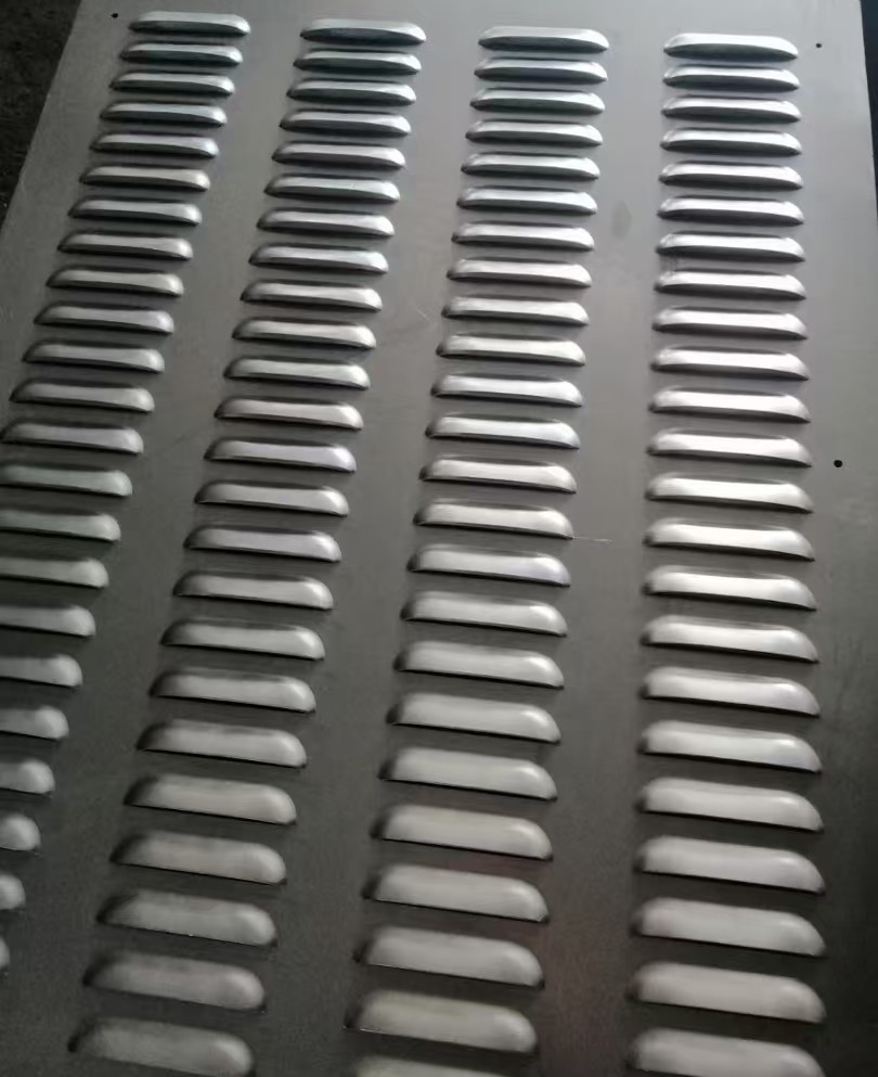 Aluminum Serrated Perforated Anti-Slip Tread Plate Rooftop Walkway Board Custom Size