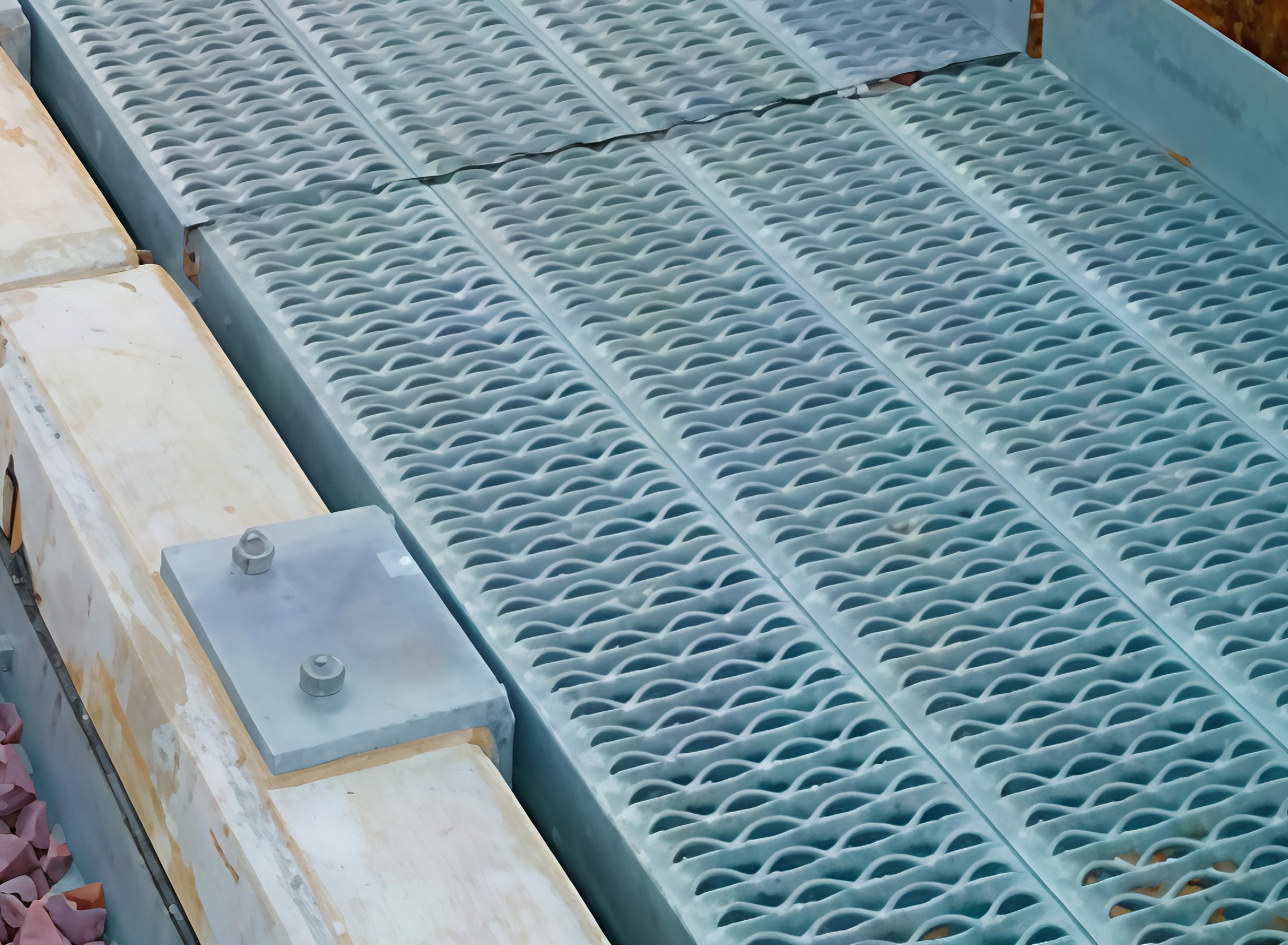 Aluminum Serrated Perforated Anti-Slip Tread Plate for Walkway and Stair