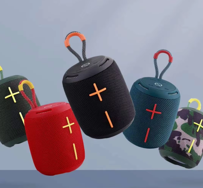 New Portable Wireless Super Power Bass 5W Fabric Mesh 1200mah Powerful Rechargeable Speakers with RGB Color Lights for Camping