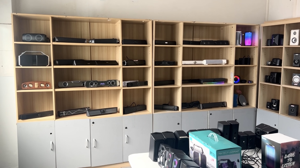 Wholesale Portable Waterproof Stereo Bass Wireless Speaker TF ABS Fabric Shower Singing Bathroom Entertainment Fitness Running