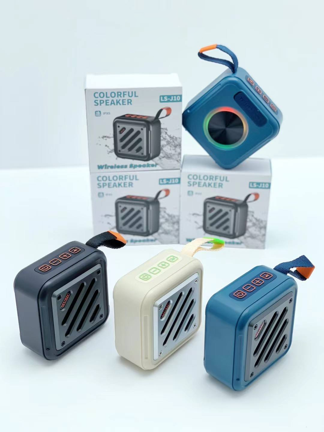 Factory Direct Wholesale Audio Wireless Rgb Led Light with High Sound Quality Portable Outdoor Speaker 5W Subwoofer