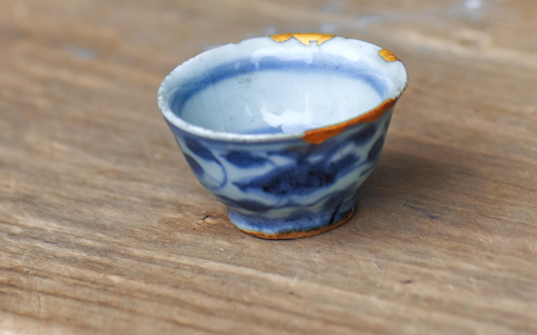 清康熙青花缠枝牡丹纹杯