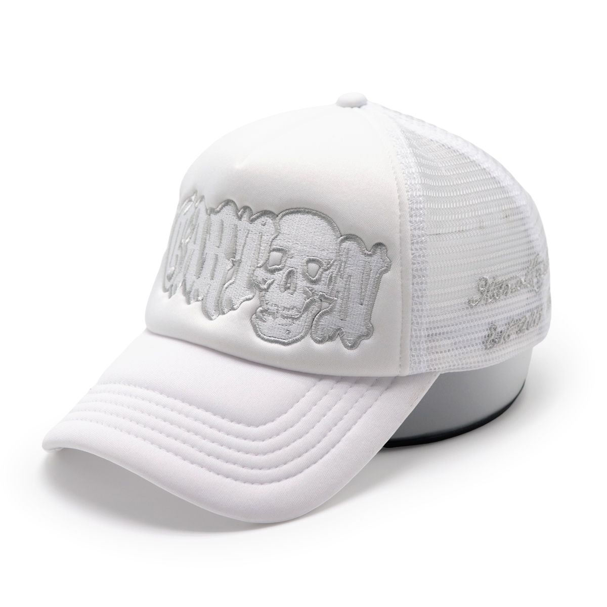 Gothic Skull Embroidered Trucker Cap – Adjustable Mesh Streetwear Hat