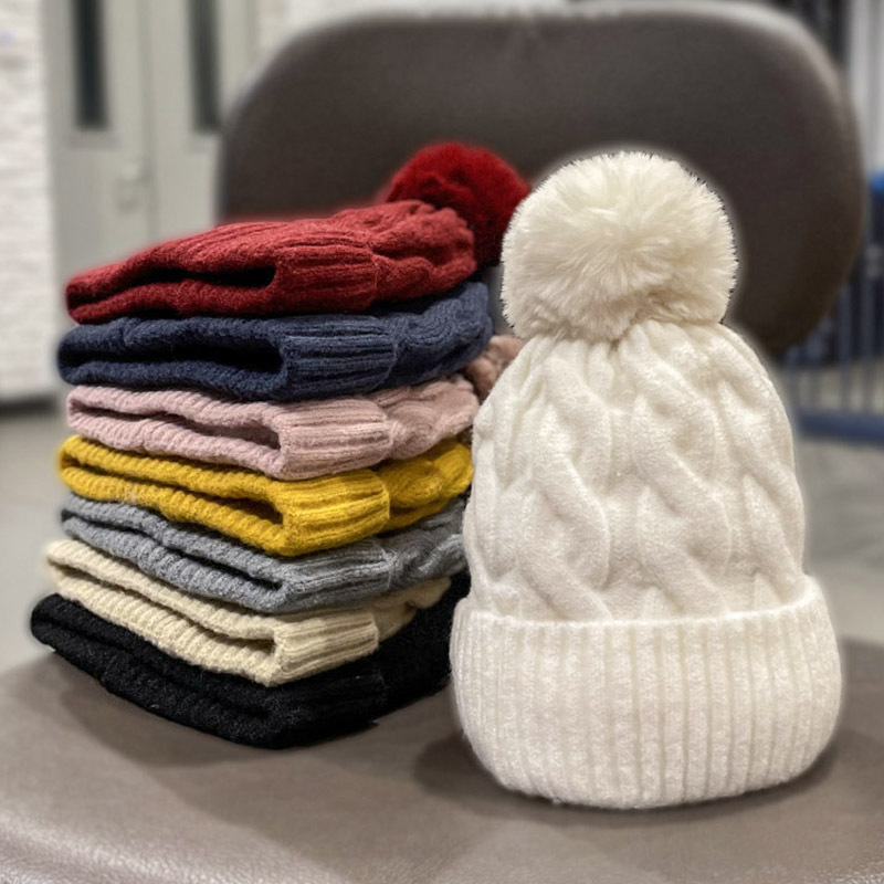 Winter Warm Cable Knit Pom Pom Beanie for Women and Men