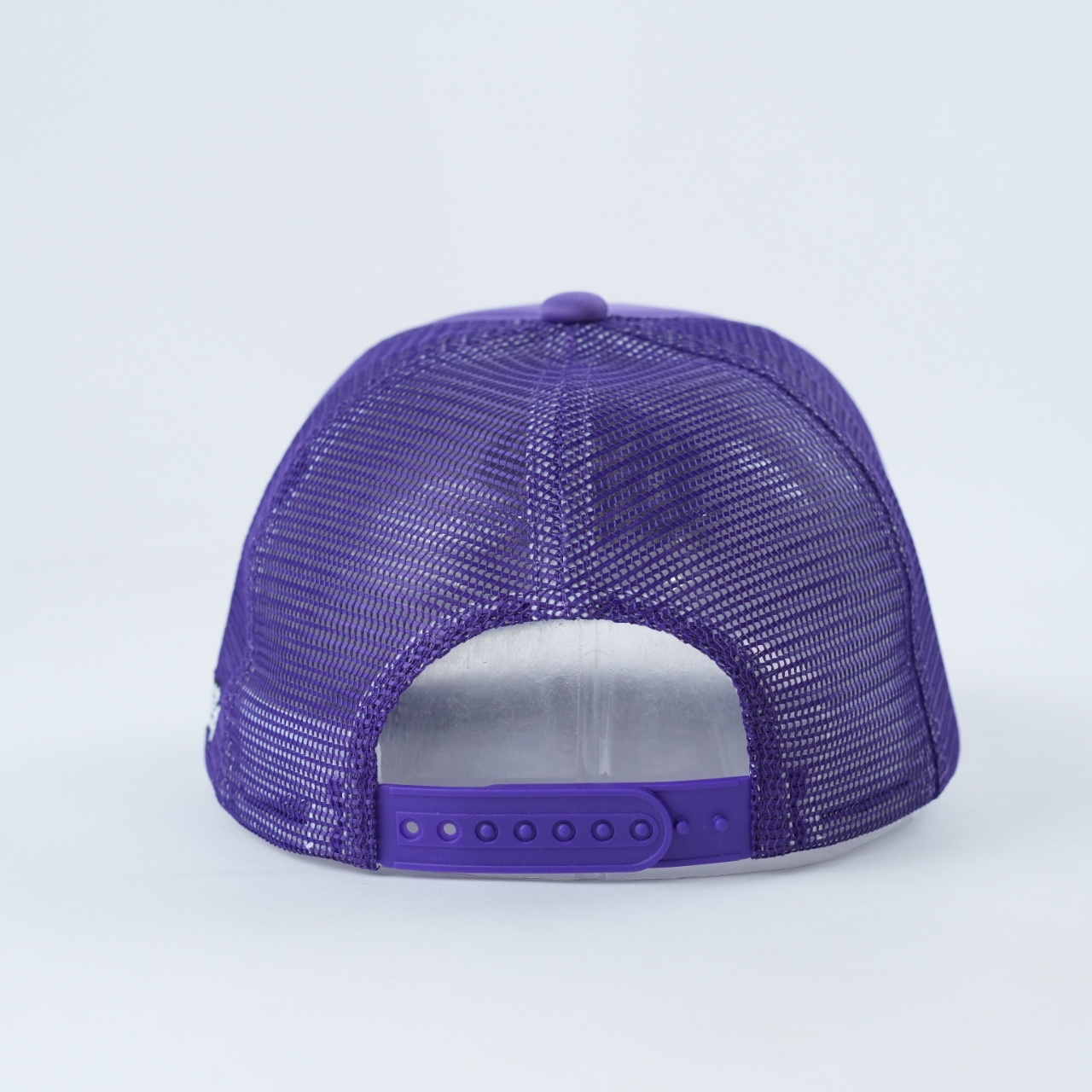 Metal-Inspired Graphic Foam Mesh Cap – Bold 5 Panel Curved Trucker Design