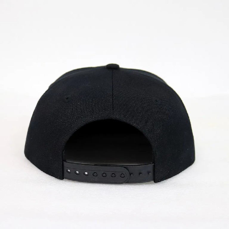 All-Black 6-Panel Flat Brim Snapback Hat with 3D Skull Embroidery