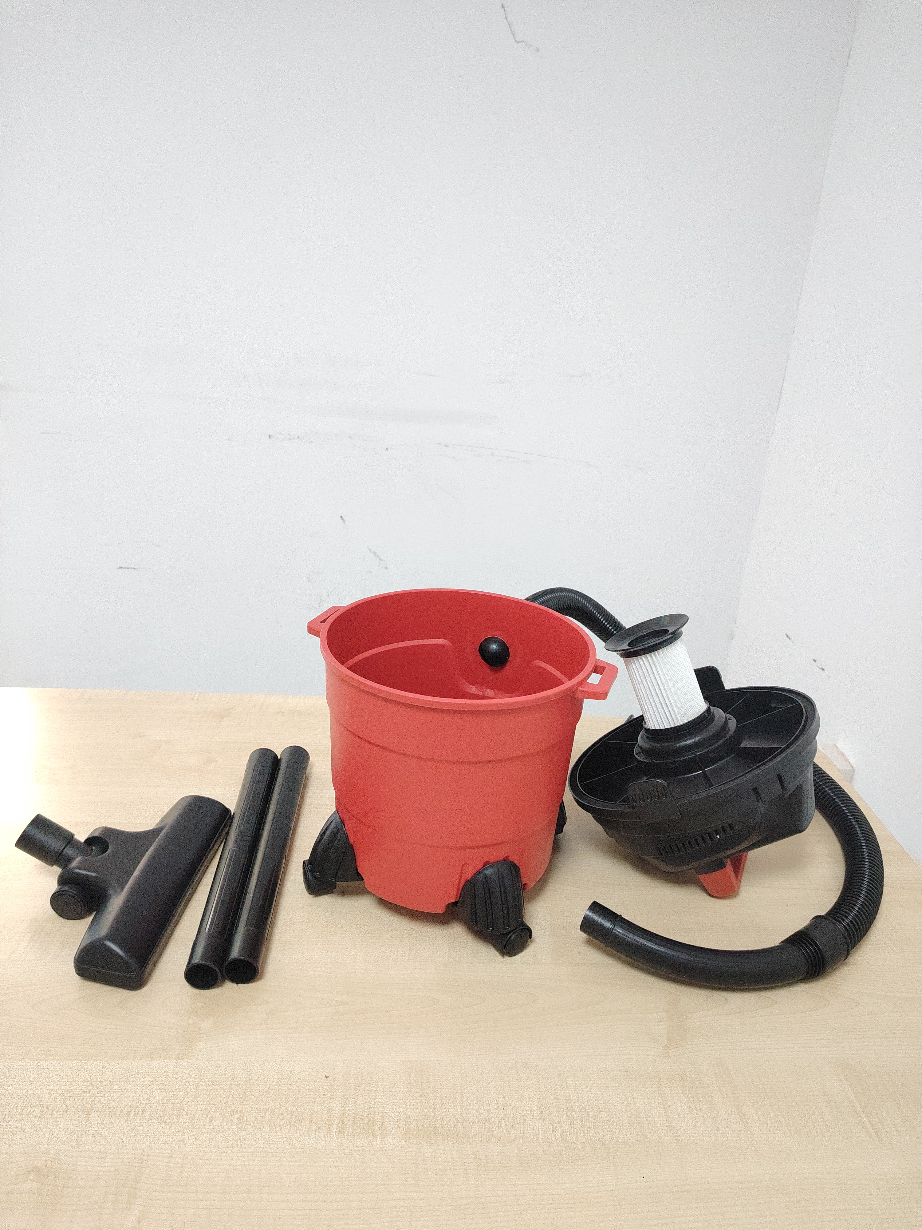 Compact Wet and Dry Utility Vacuum Cleaner with Portable Design for Garage and Car Cleaning