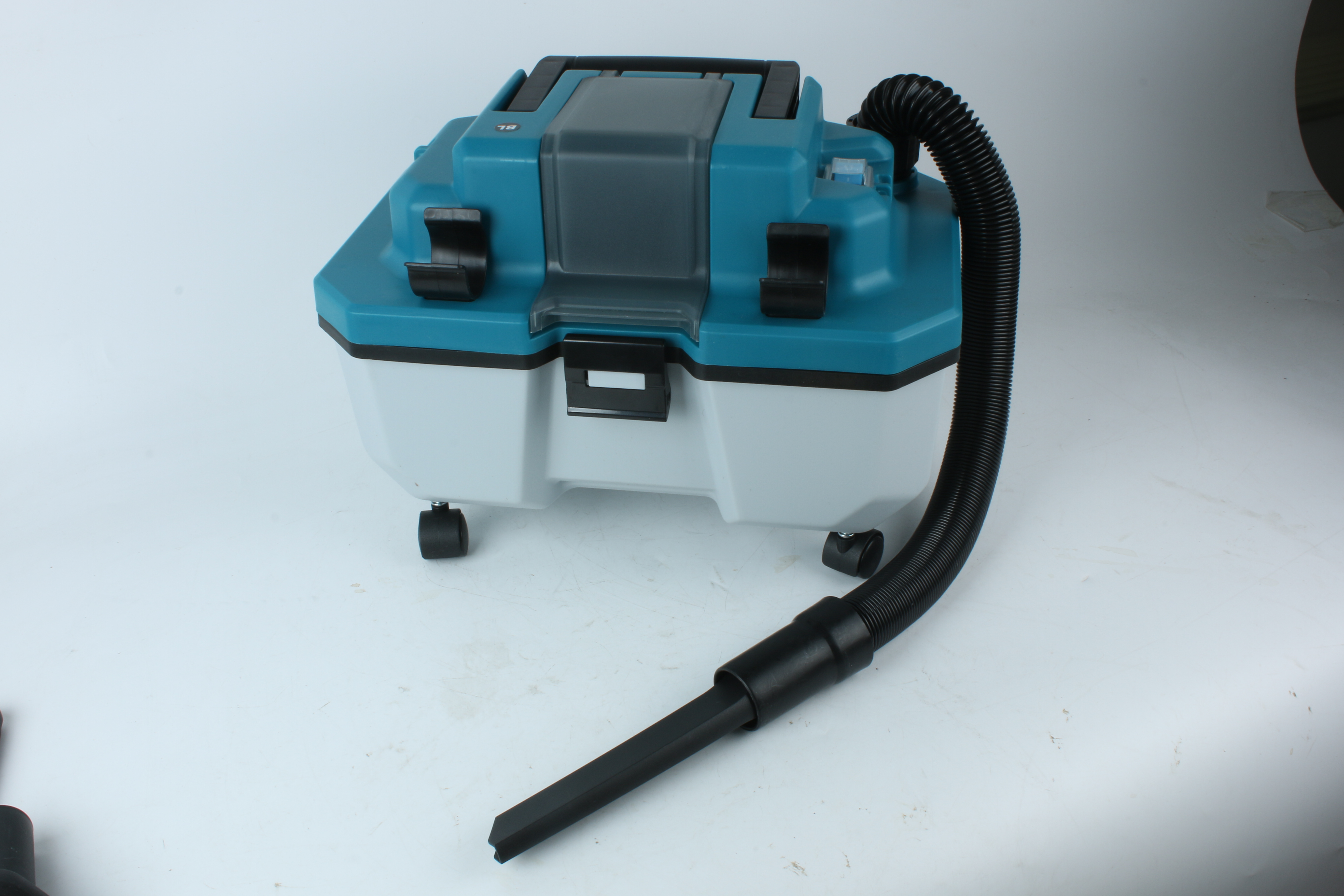 LX-VC-D15WB Portable Wet Dry Vacuum with Multi Attachments
