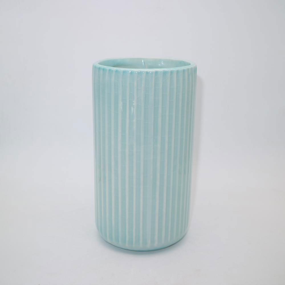Ceramic Vase for flowers wrinkle deboss design