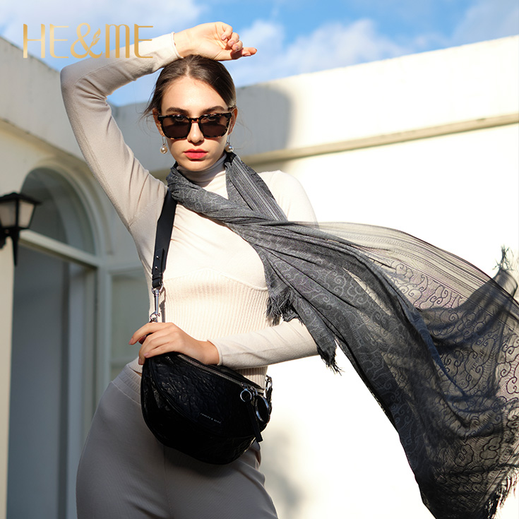 【休閒系列】HE&ME 雅緻經典頻譜圍巾