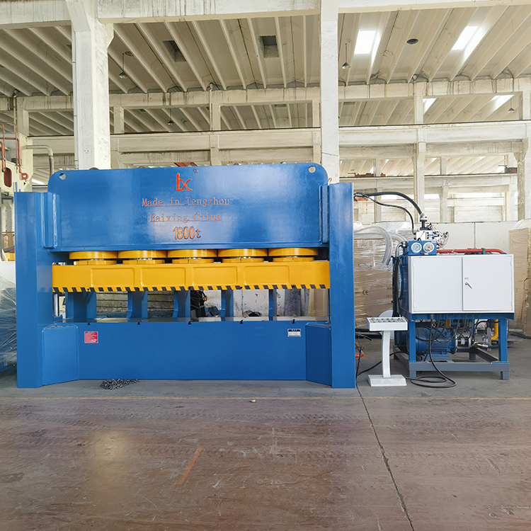 1800 ton door frame embossing machine