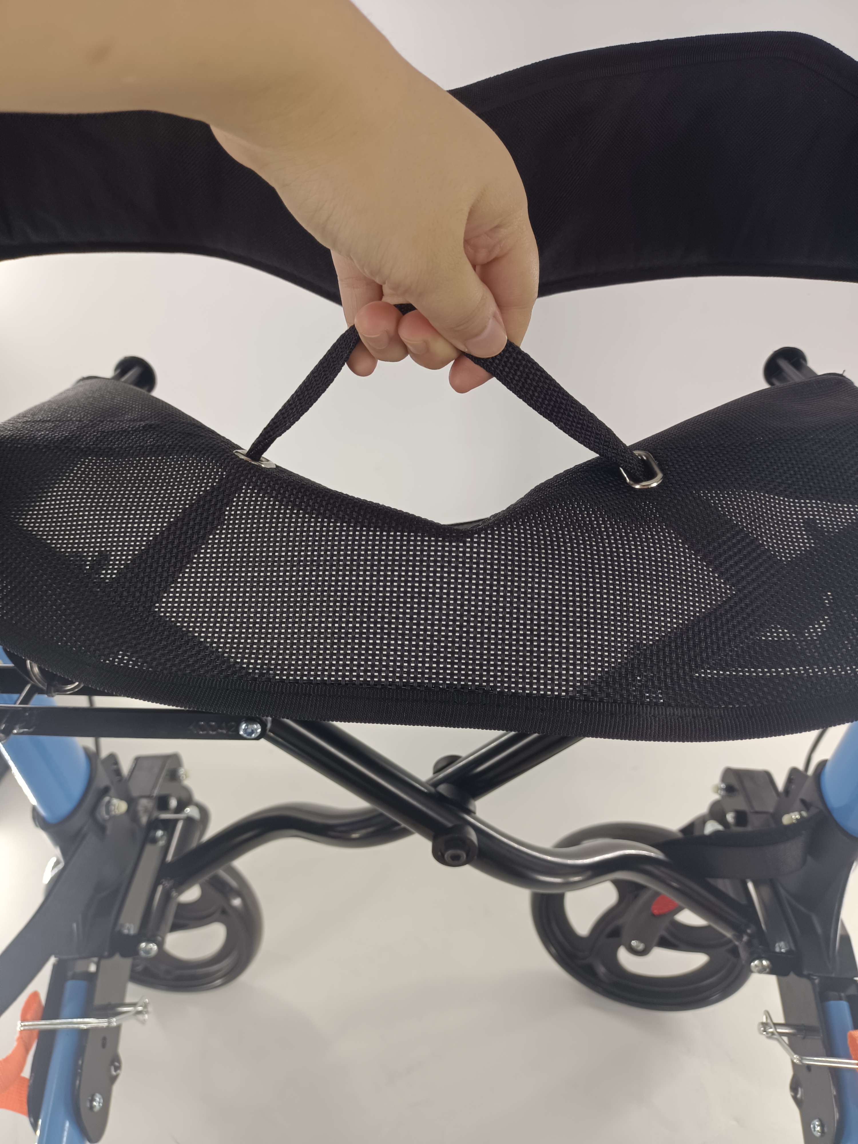 Premium Quality Classic Black Aluminum Walker for Outdoor Rehabilitation with CE Certification