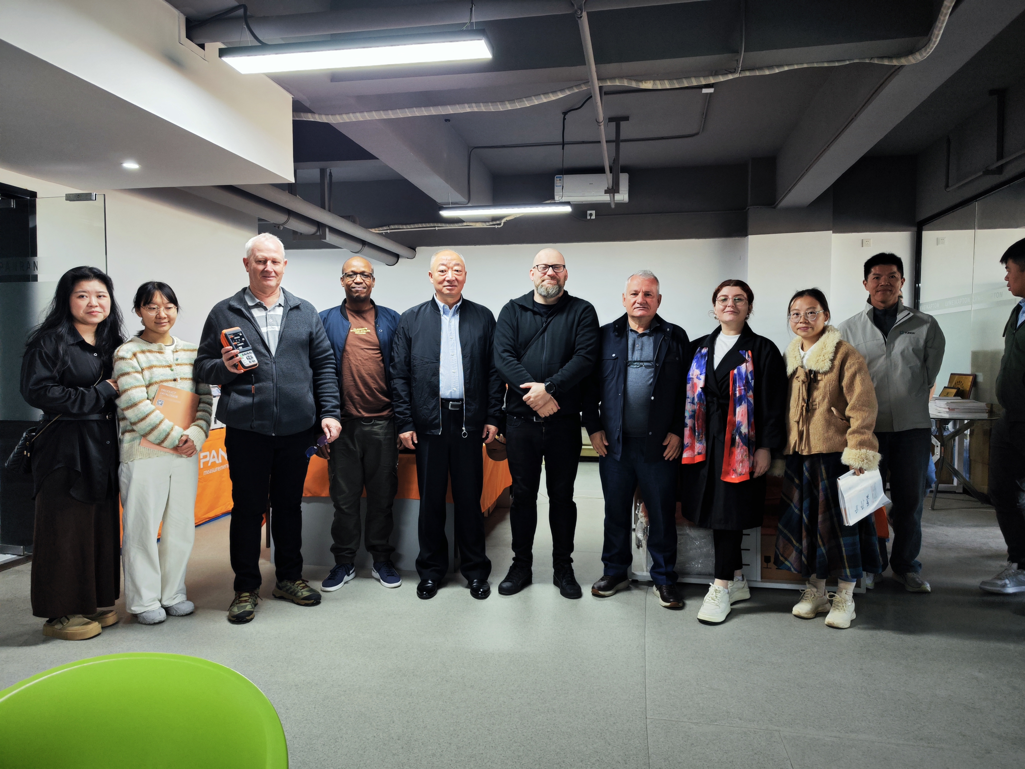 Какой тип полиимидной ленты Kapton лучше выбрать для золотых пальцев электроники: акриловая или силиконовая адгезия? |https://www.lvmeikapton.com/