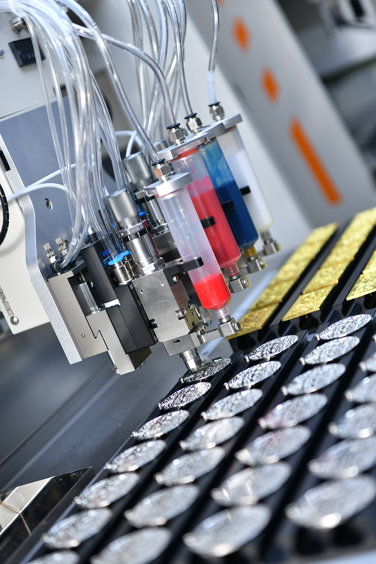 Emoji Enamel Pin Badge Filling Machine - Semi-Automatic, High-Speed Enamel Pin Production Equipment