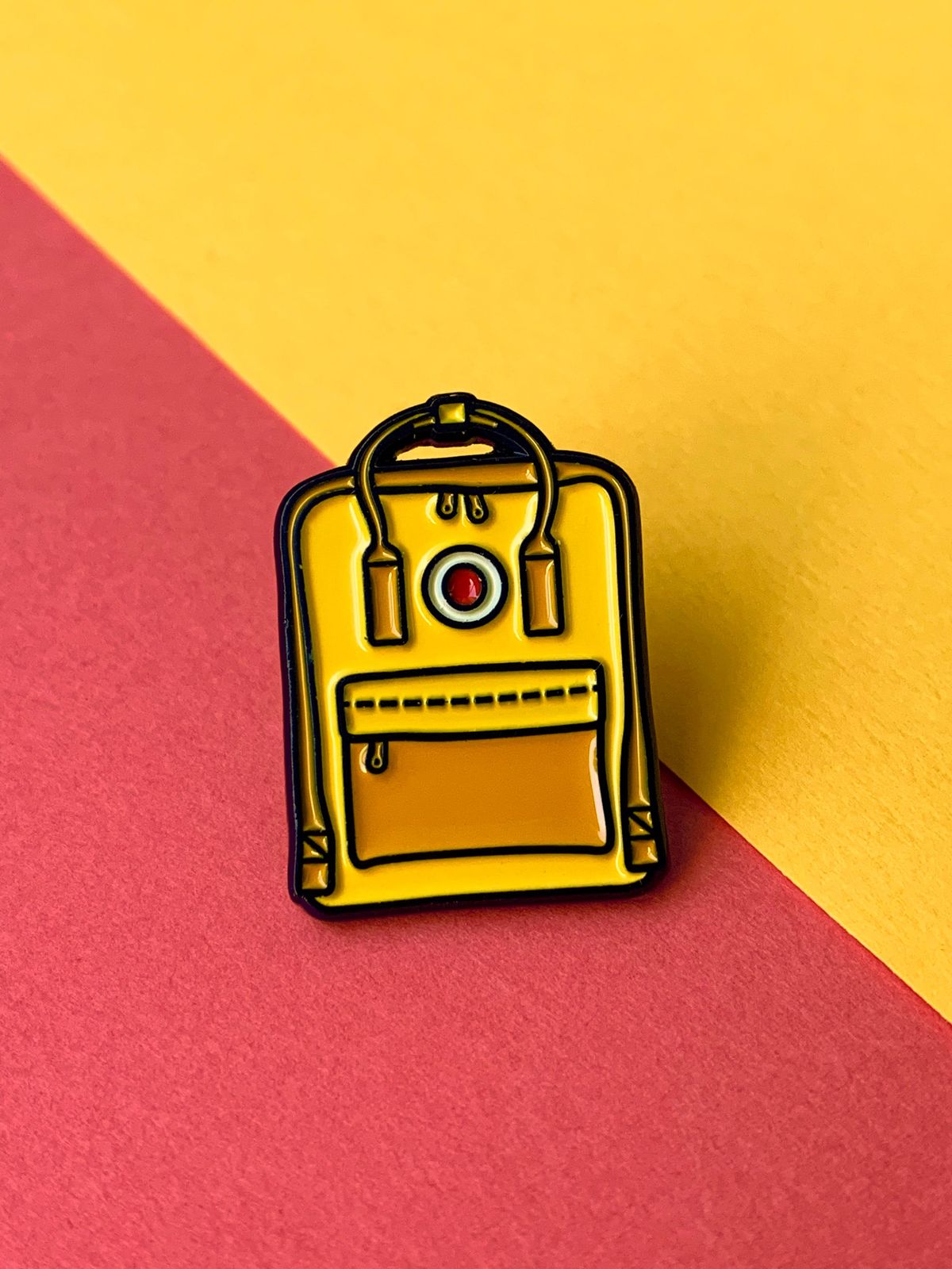 How Automatic AI Algorithm Enamel Pin Badge Dispensing Machines Revolutionize Custom Backpack Branding