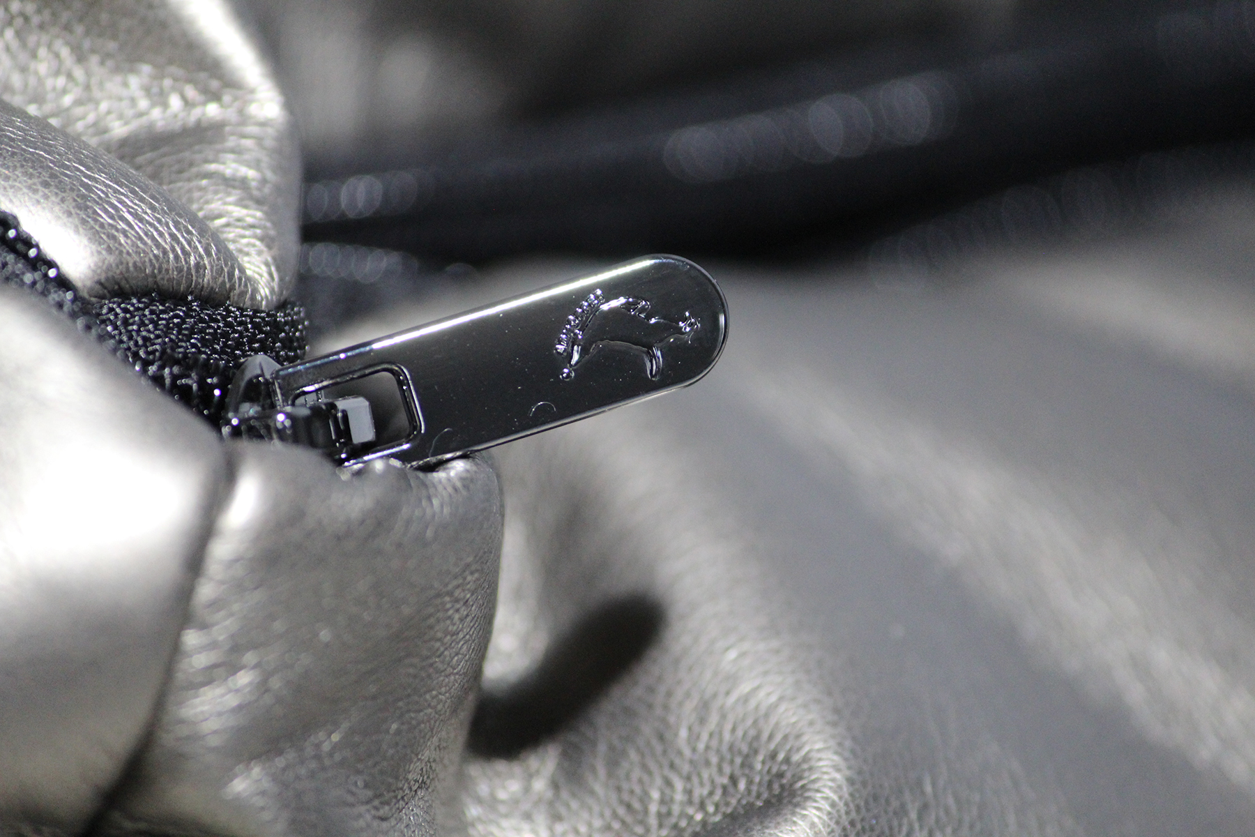 PU Anti-Scratch Easy Clean Dog Bed（AD-P002)