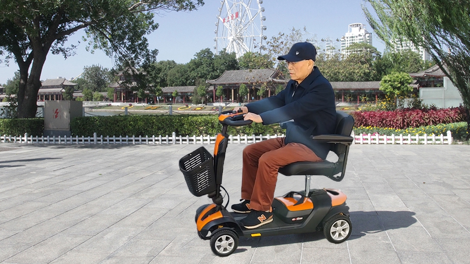 智能电动老年代步车，助您安心散步，尽享晚年时光
