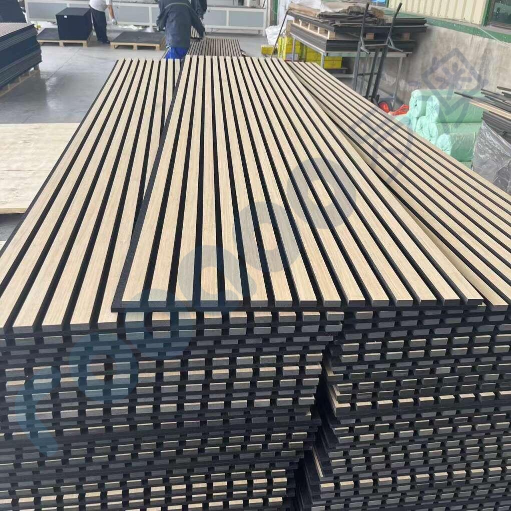 Easy-To-Install Soundproof Wood Veneer Composite PVC Ceiling Slat Panels Integrated Wall Decor Acoustic Panels For The Ceiling