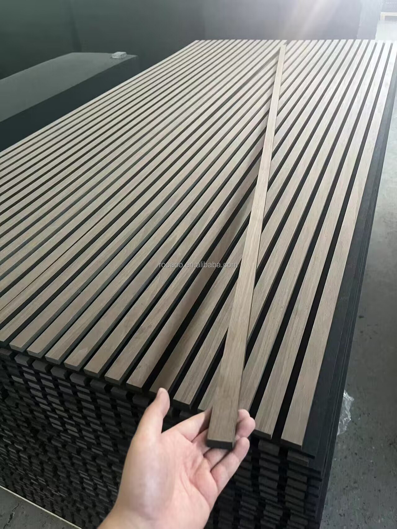 Free Samples Customized Indoor Interior Decoration Recyclable Natural Oak Slat Wood Acoustic Wall Panels MDF