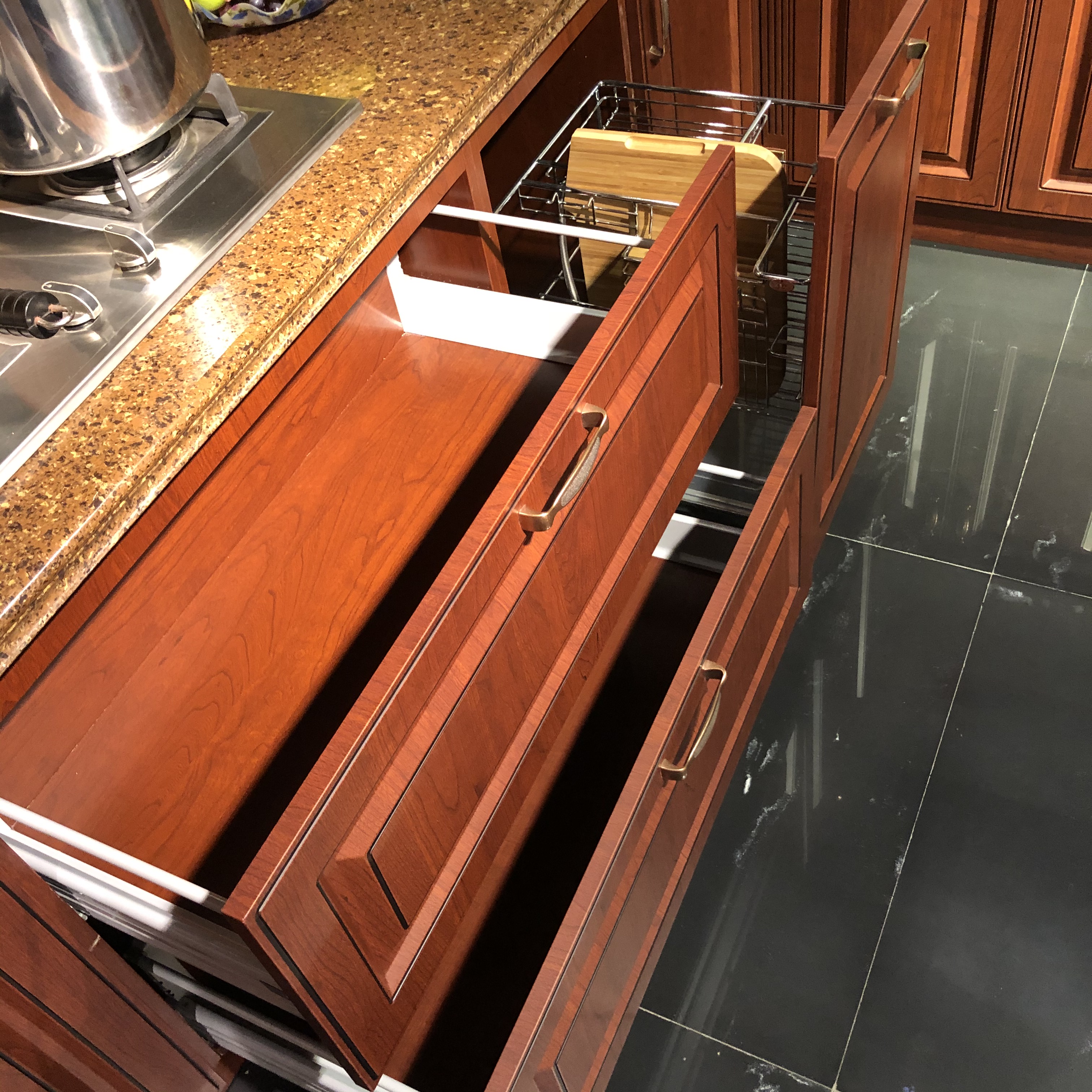 Foshan Kino Style Kitchen Factory Customize Kitchen for Household Wood Grain Traditional Chinese Modular Kitchen Cabinets Modern