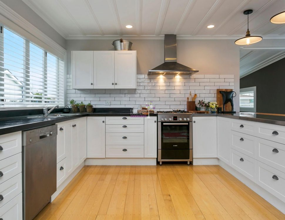 Luxury Stainless Steel Kitchen Cabinets with Integrated Herb Planters