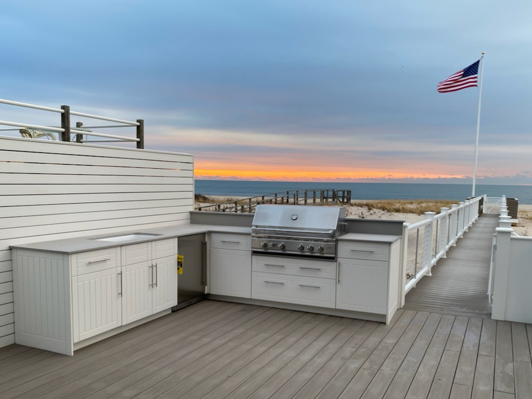 The Benefits of Customizing Your Outdoor Kitchen Cabinets