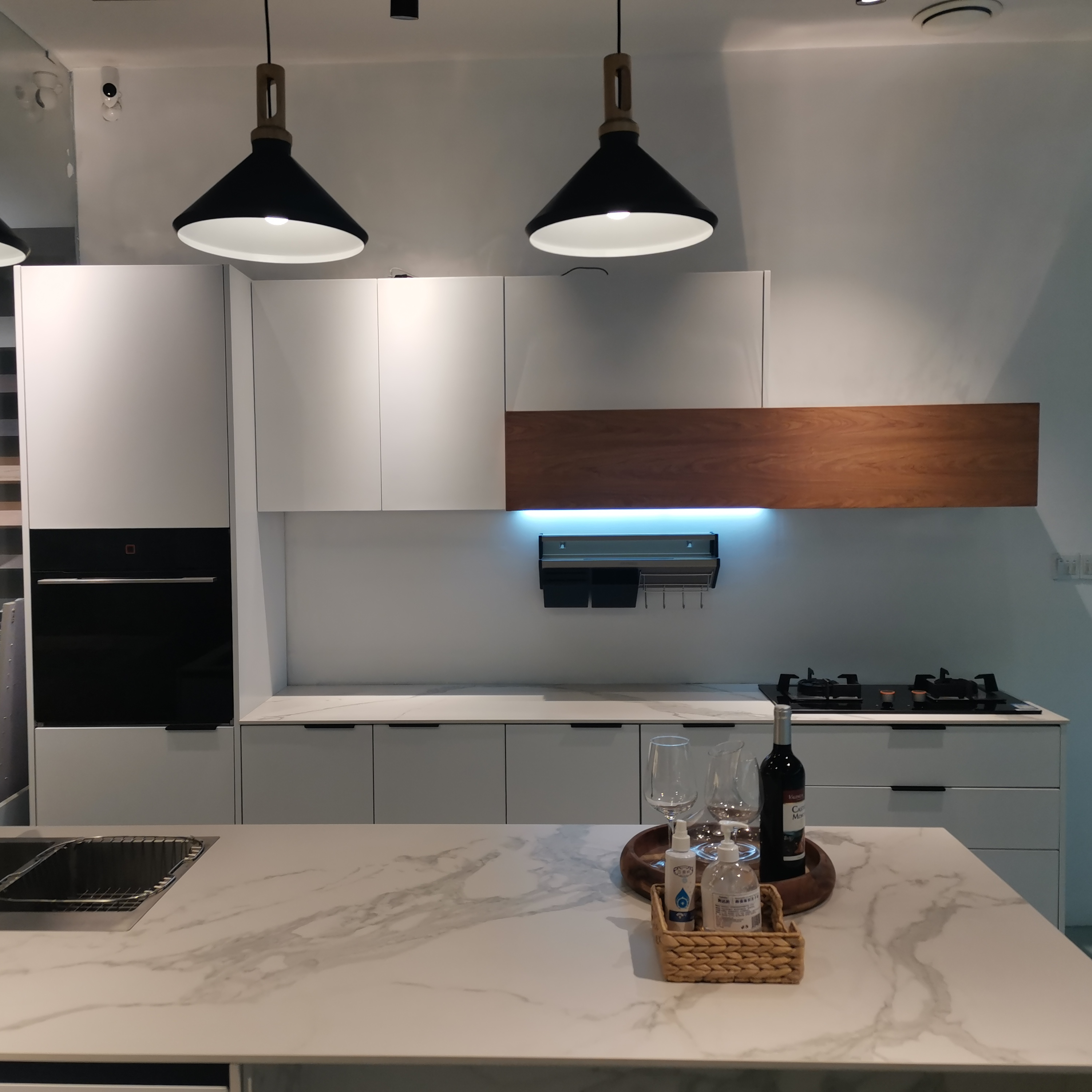 Contemporary Stainless Steel Cabinet Solutions