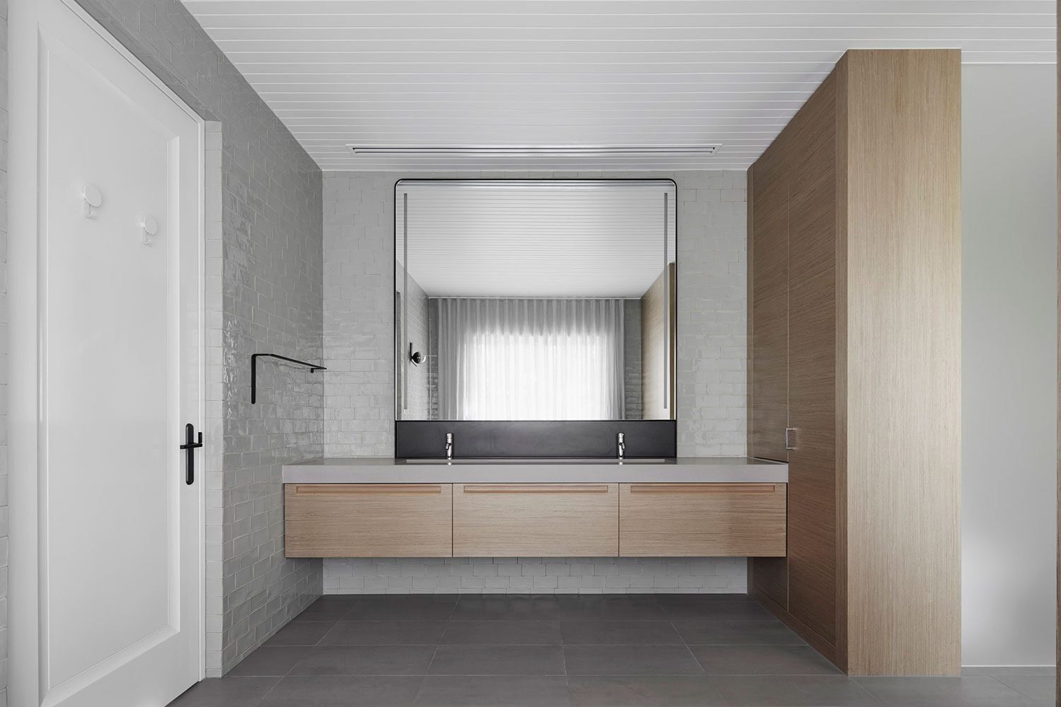 Luxury Wardrobe Solutions for Pet-Friendly Homes