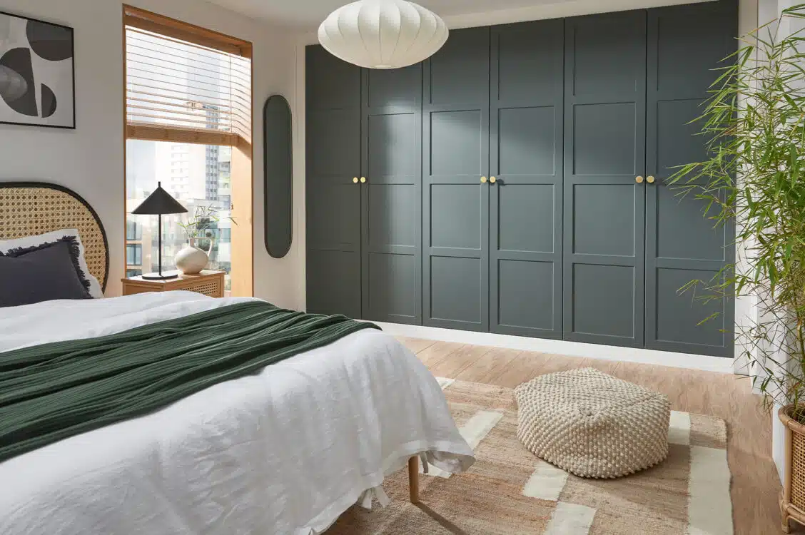 Modern Customize Bedroom Female Wardrobes High End Design Bedroom Wardrobes Switch for Cabinet Door Wardrobe Led Light Sensor