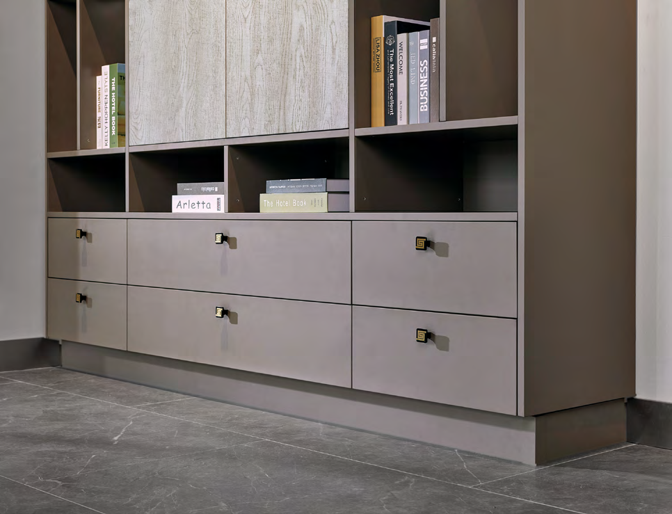 The Ideal Luxury Wardrobe for Oceanfront Living