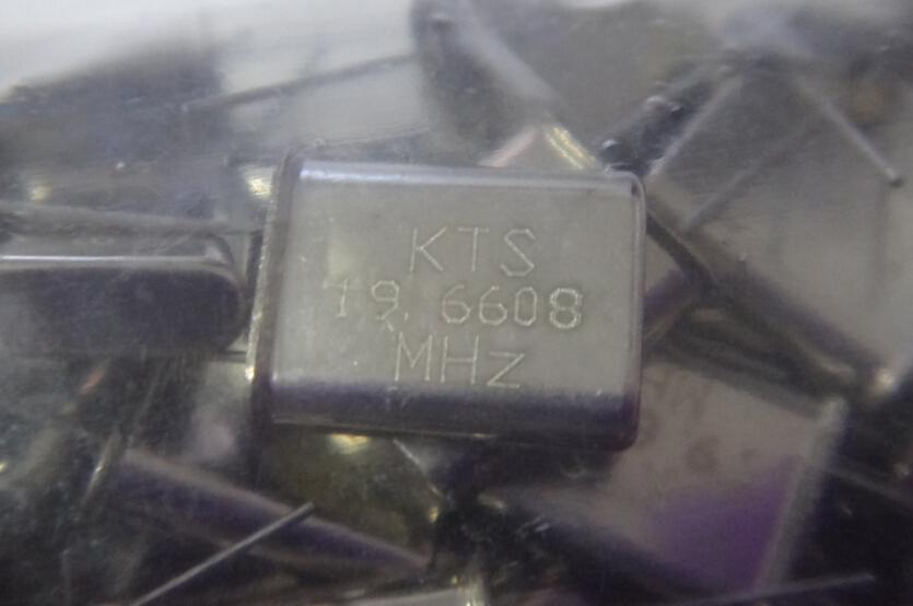 CRYSTAL  , 19.6608MHz ,HC49U-V