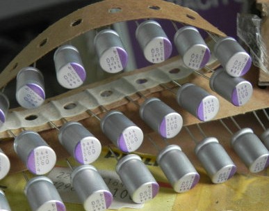 SANYO 4SEPC560M 4SEPC560M	Panasonic CAP ALUM POLY 560UF 20% 4V T/H