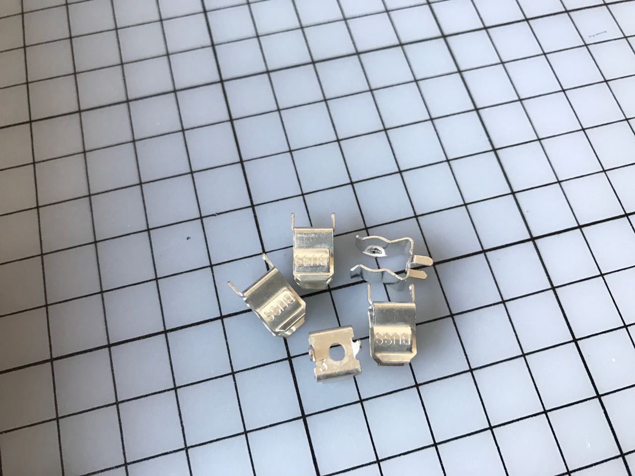 BK-1A1907-06-R Eaton Fuse Clips TRON FUSE CLIP With End Stops and Straight Leads