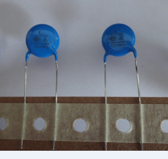 C961U472MZWDBA7317 Kemet 4700pF ±20% 440VAC Ceramic Capacitor Y5U (E) Radial, Disc