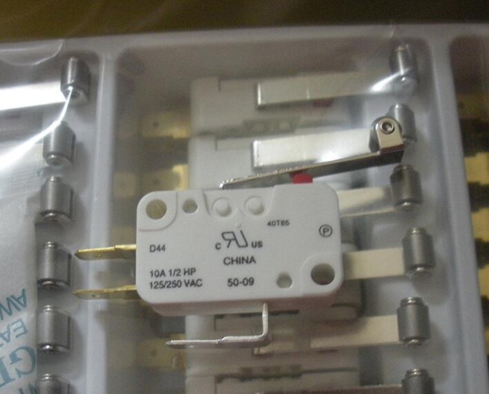 ZF/CHERRY D44C-R1RD SPDT 10A QC TERM Micro/detent switch