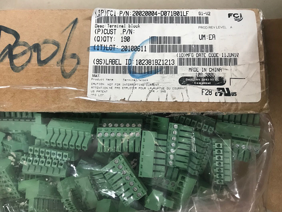 FCI 20020004-D071B01LF  Amphenol Conn Terminal Block Screw RA Cable Mount 