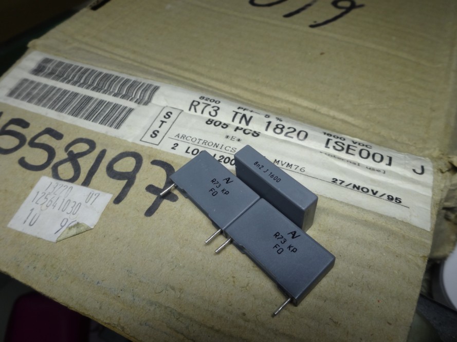 R73TN1820 SE00 J AV R73 0.0082uf/1600V(8.2nf 8200pf 822)MKP