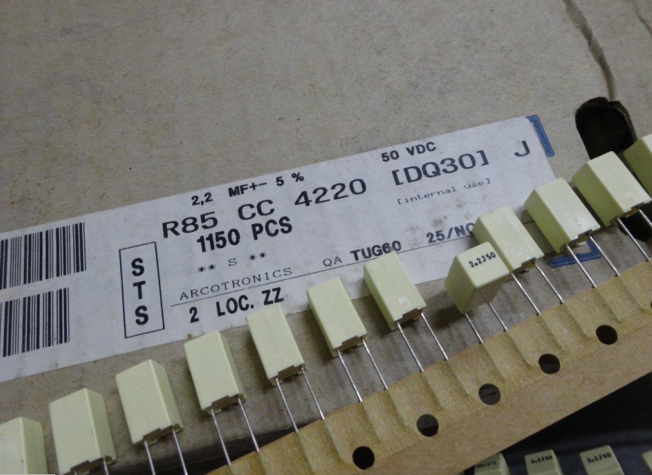 R85CC4220 DQ30 J AV R85 2.2uf/50V 2u2f 225 CAP FILM RADIAL